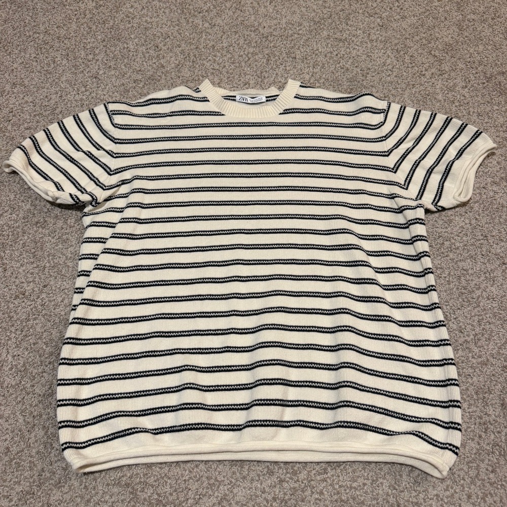 Zara Women Size Medium Cream Navy Blue Striped Short Sleeve Knit Sweater